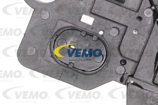 Alternator Regulator Original VEMO Quality V10-77-1048 - image 3