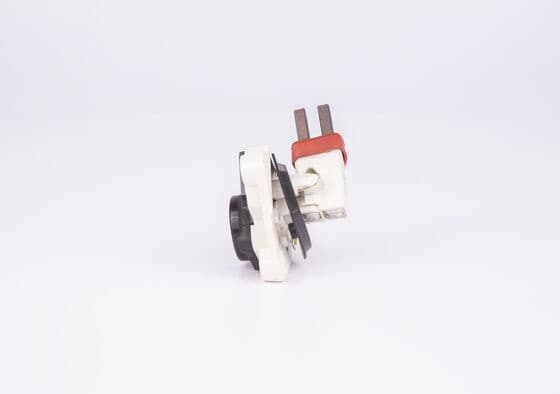 Alternator Regulator 1 987 AN0 215 - image 4