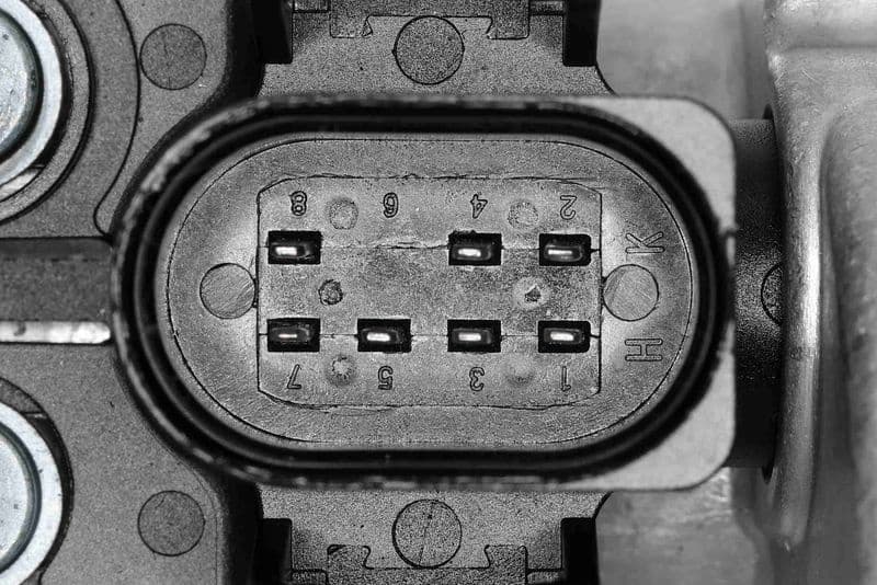 Throttle Body Original VEMO Quality V10-81-0105 - image 2