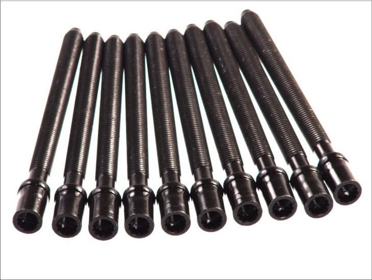 Bolt kit cylinder head 305.430